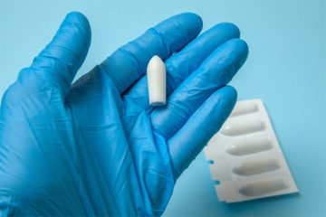 Đặt thuốc phụ khoa bao lâu thì rửa? Cách vệ sinh vùng kín sau khi đặt thuốc